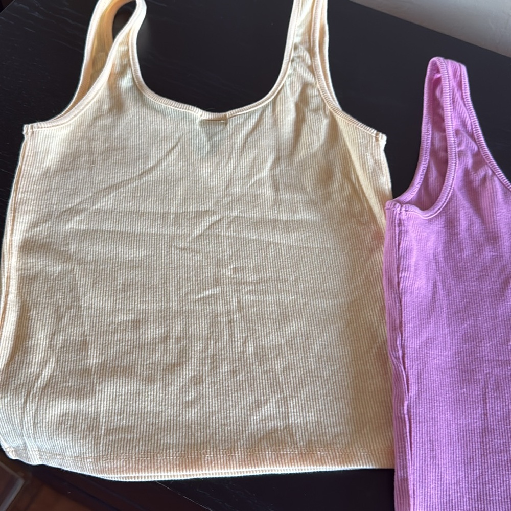 Tilly’s Women’s Sleeveless Vneck Cropped Tops bundle; pink & yellow size Small - Picture 7 of 8